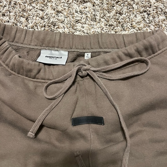 Brown essential sweatpants - Picture 3 of 3